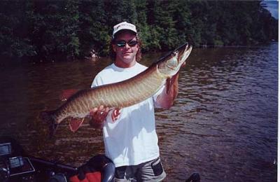 Rob Manthei Wisconsin Muskie Fishing Guide